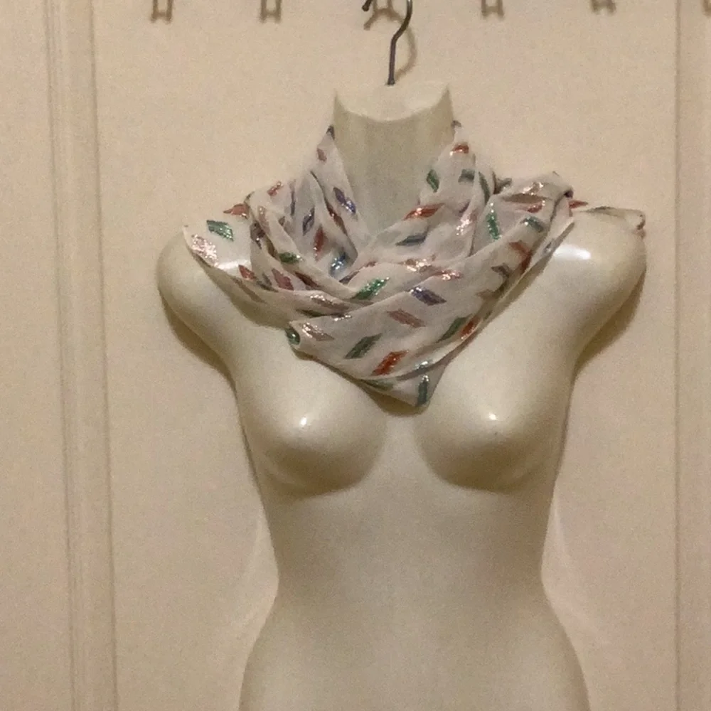 Scarf head wrap bone metallic colorful NWOT red green purple pink Versat…